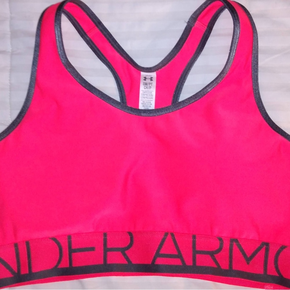 🦋 under armour pink sports bra size small